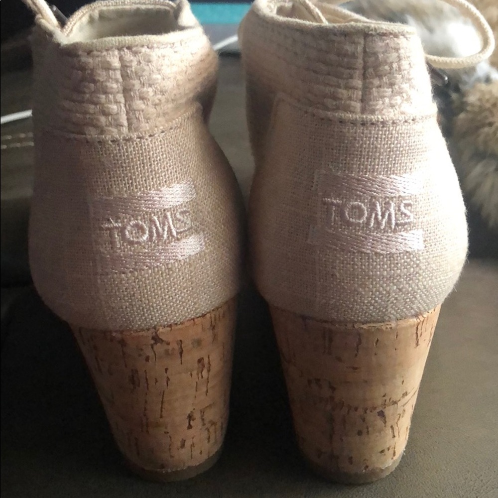 Toms wedges